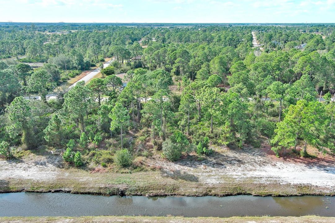 На продажу: $27,000 (0.23 acres)