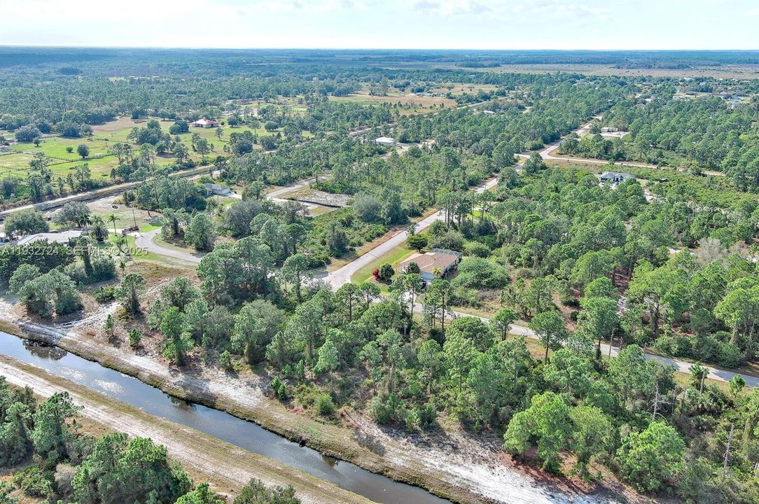 На продажу: $27,000 (0.23 acres)