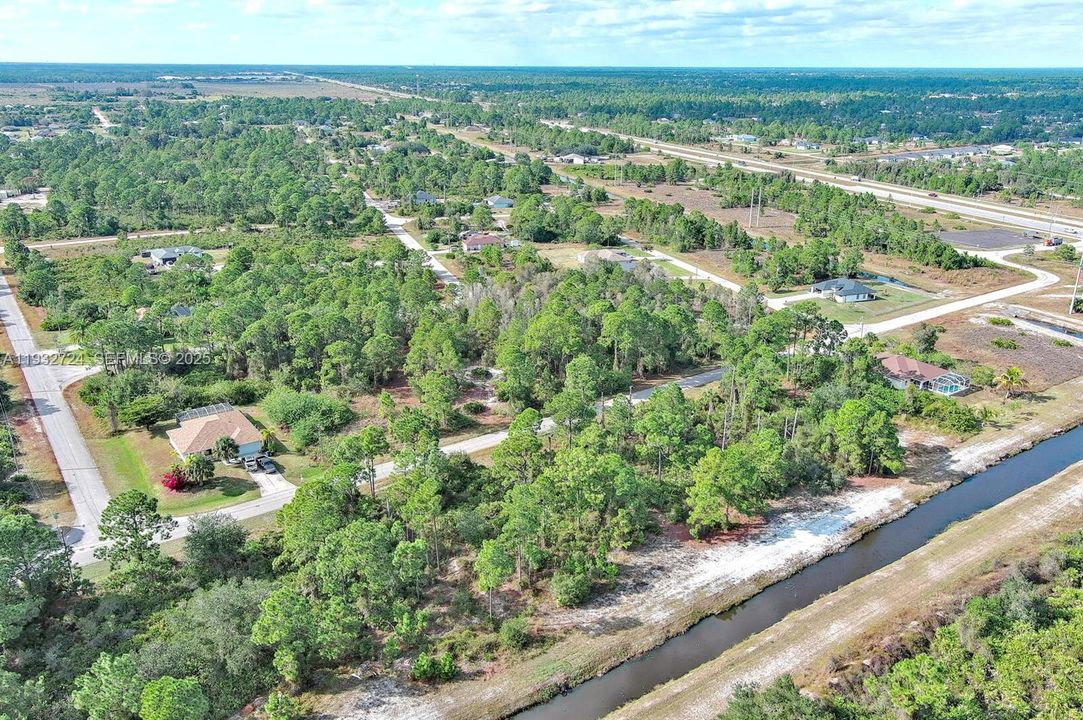 На продажу: $27,000 (0.23 acres)