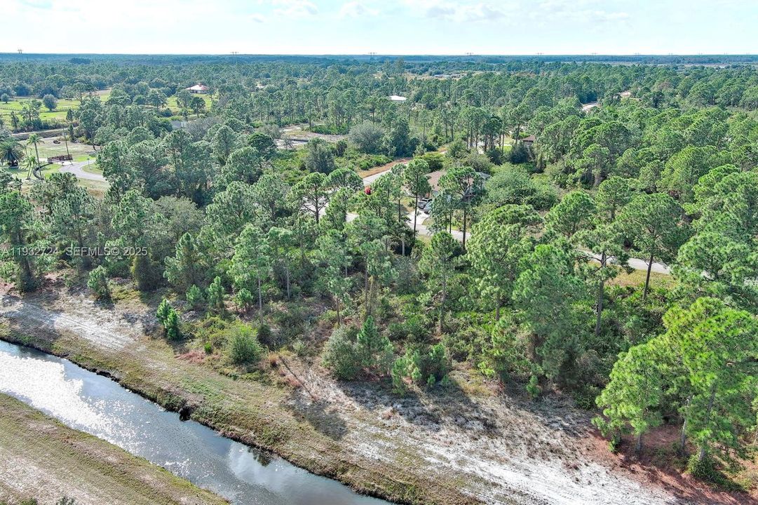 На продажу: $27,000 (0.23 acres)