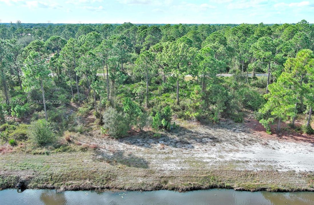 На продажу: $27,000 (0.23 acres)