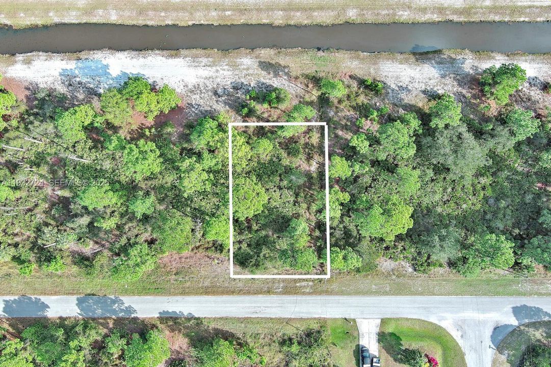 На продажу: $27,000 (0.23 acres)