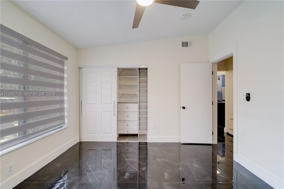 For Rent: $3,200 (3 beds, 2 baths, 1369 Square Feet)