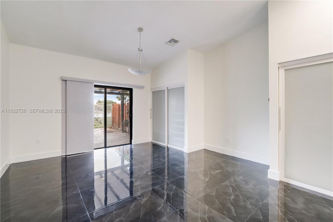 For Rent: $3,200 (3 beds, 2 baths, 1369 Square Feet)