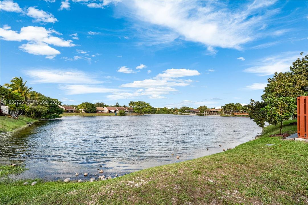 For Rent: $3,200 (3 beds, 2 baths, 1369 Square Feet)