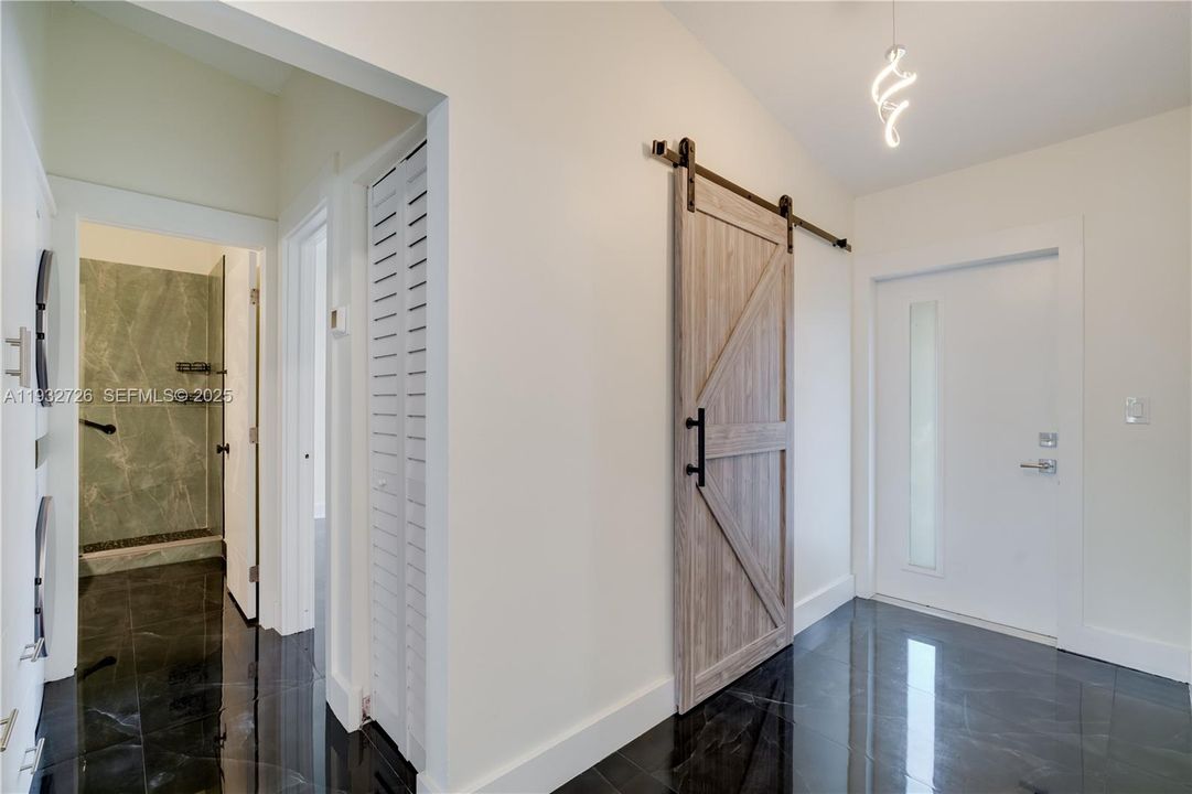 For Rent: $3,200 (3 beds, 2 baths, 1369 Square Feet)