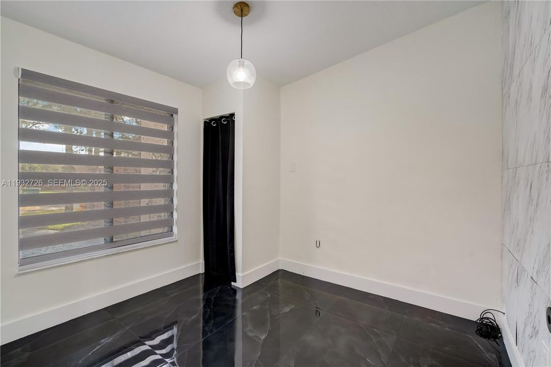 For Rent: $3,200 (3 beds, 2 baths, 1369 Square Feet)