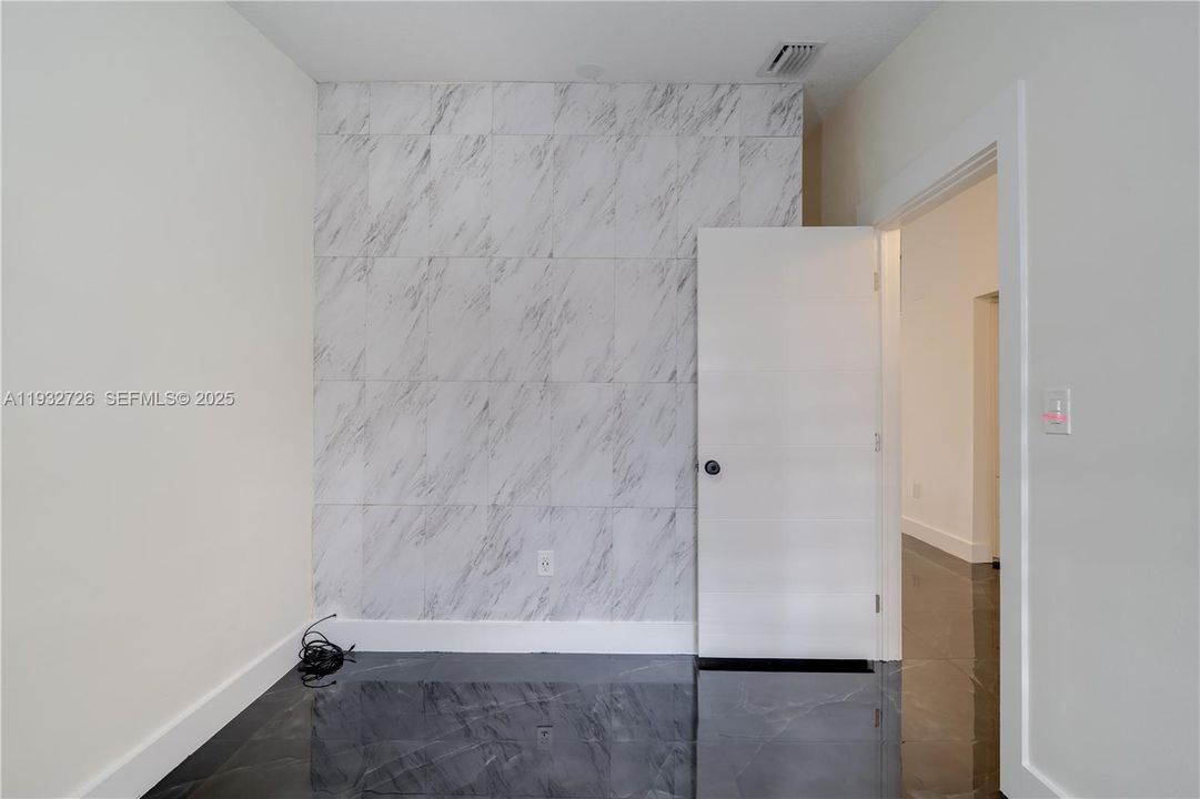 For Rent: $3,200 (3 beds, 2 baths, 1369 Square Feet)