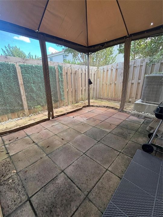 待售: $345,000 (3 贝兹, 3 浴室, 1376 平方英尺)