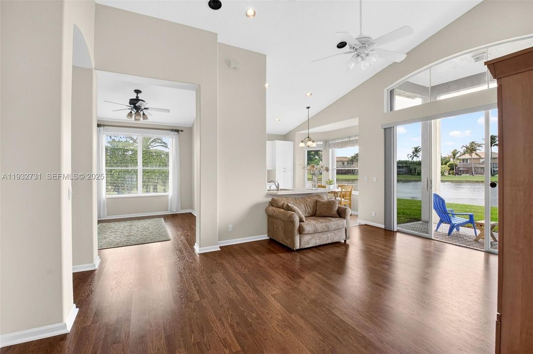 For Sale: $615,000 (3 beds, 2 baths, 1864 Square Feet)