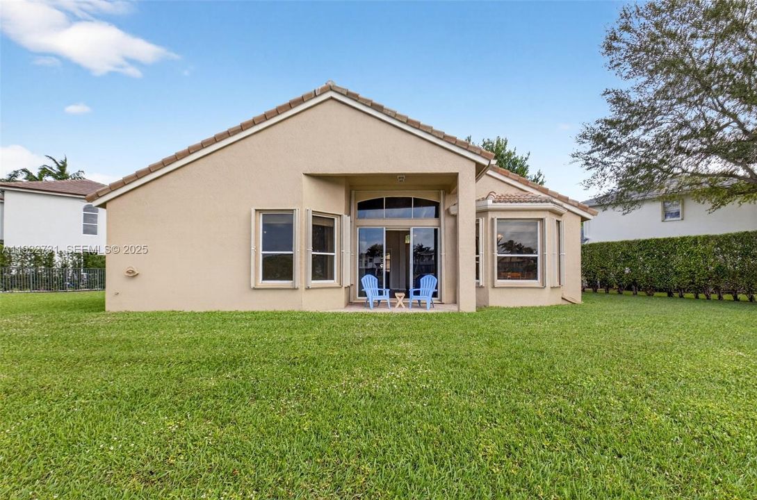For Sale: $615,000 (3 beds, 2 baths, 1864 Square Feet)