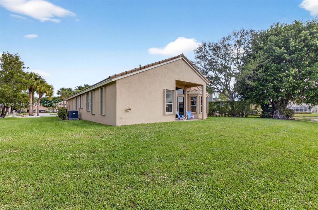For Sale: $615,000 (3 beds, 2 baths, 1864 Square Feet)