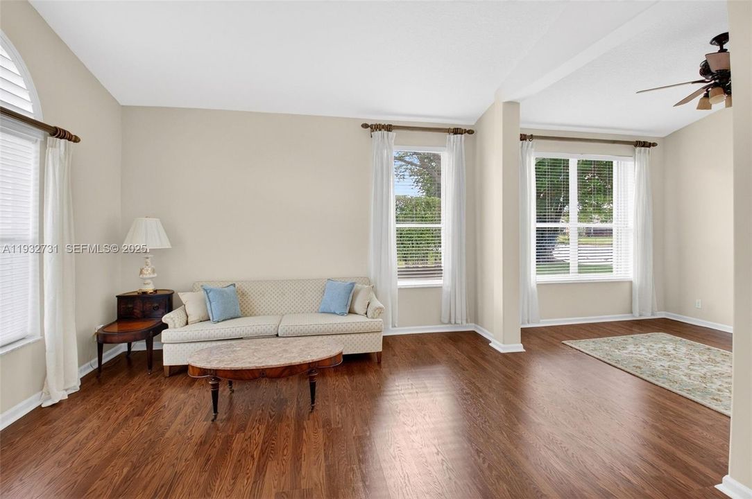 For Sale: $615,000 (3 beds, 2 baths, 1864 Square Feet)