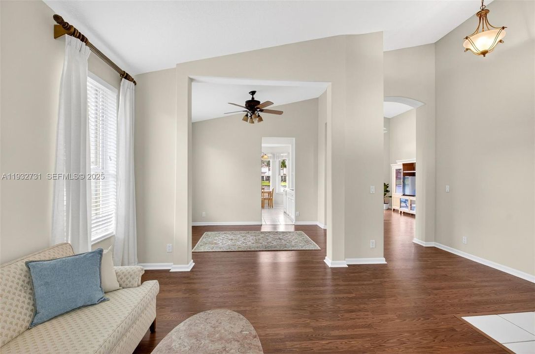 For Sale: $615,000 (3 beds, 2 baths, 1864 Square Feet)