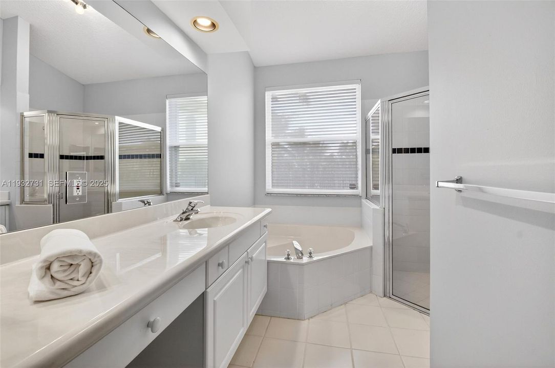 For Sale: $615,000 (3 beds, 2 baths, 1864 Square Feet)