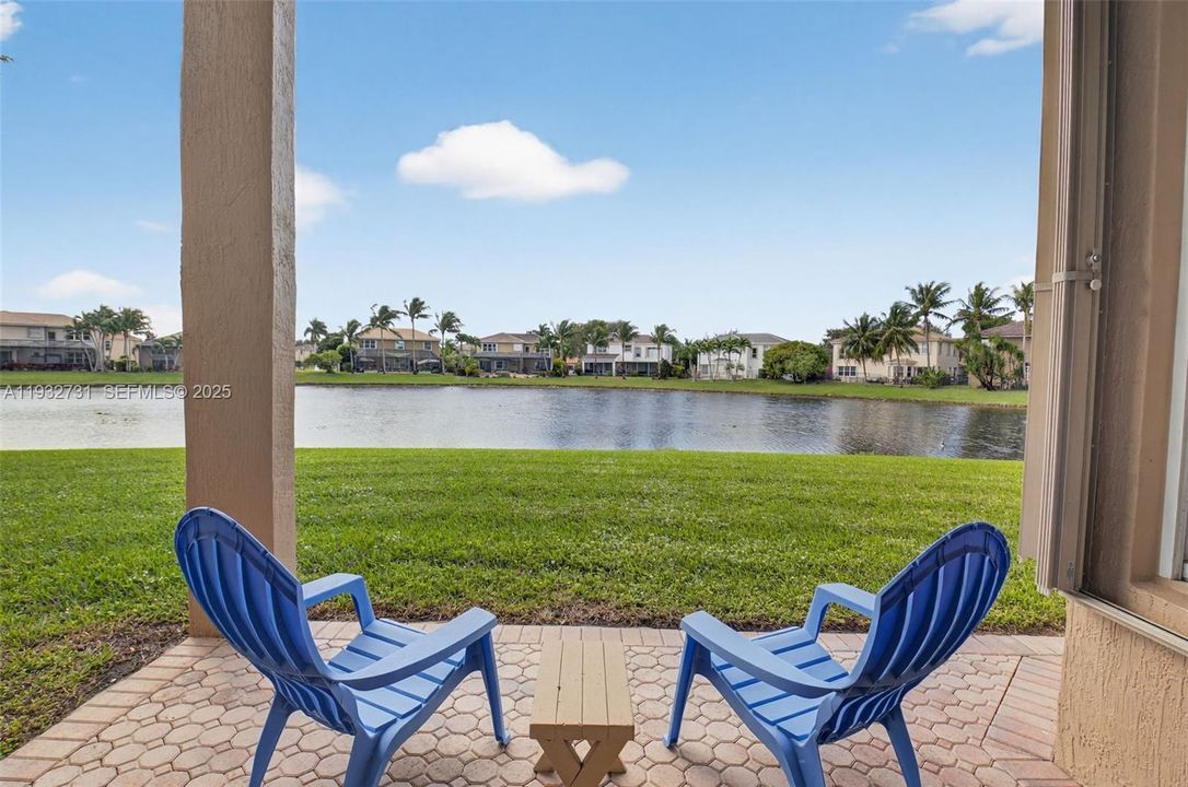 For Sale: $615,000 (3 beds, 2 baths, 1864 Square Feet)