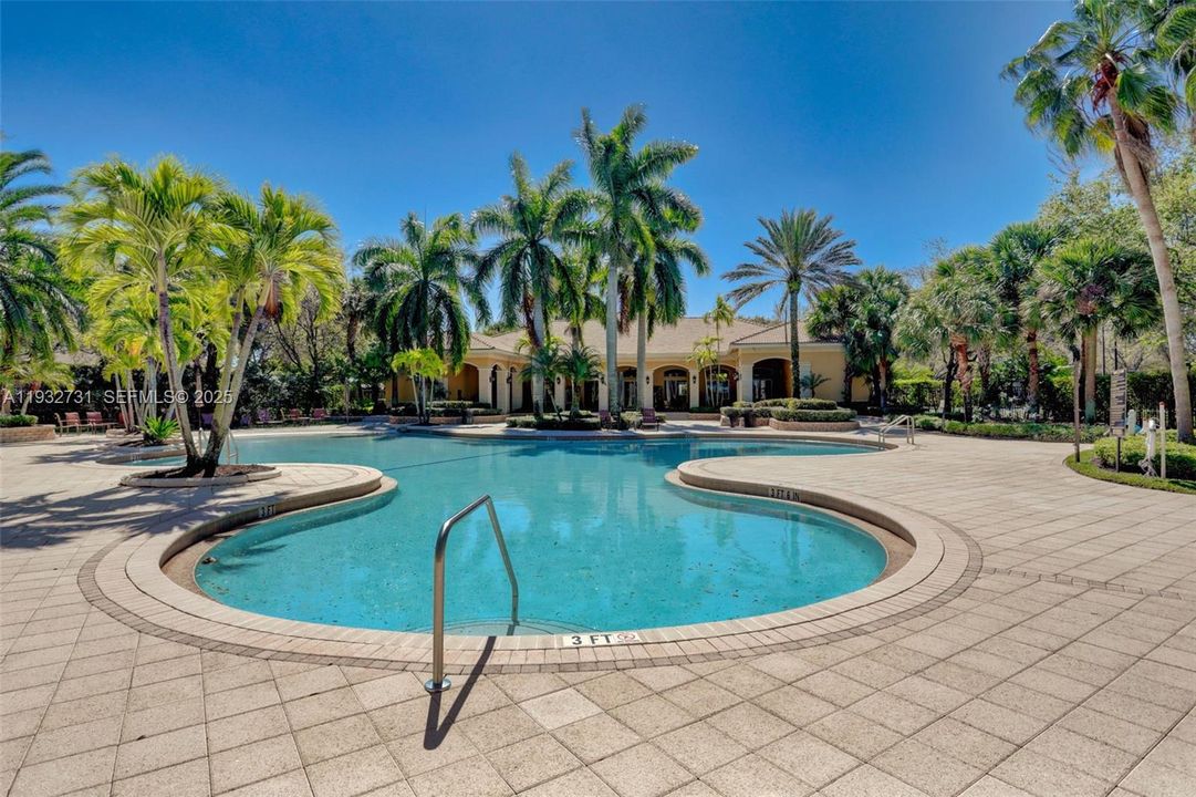 For Sale: $615,000 (3 beds, 2 baths, 1864 Square Feet)