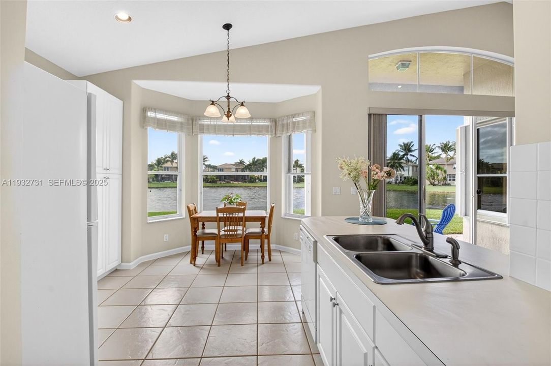 For Sale: $615,000 (3 beds, 2 baths, 1864 Square Feet)