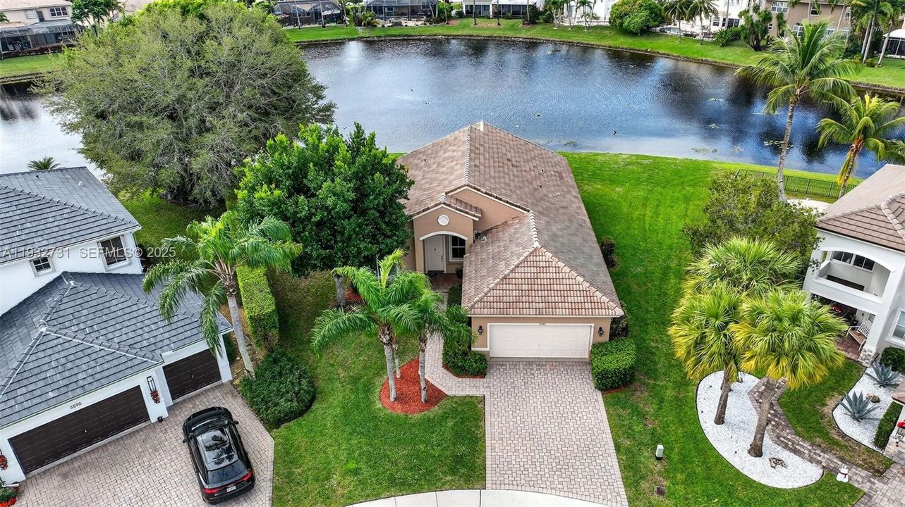 For Sale: $615,000 (3 beds, 2 baths, 1864 Square Feet)