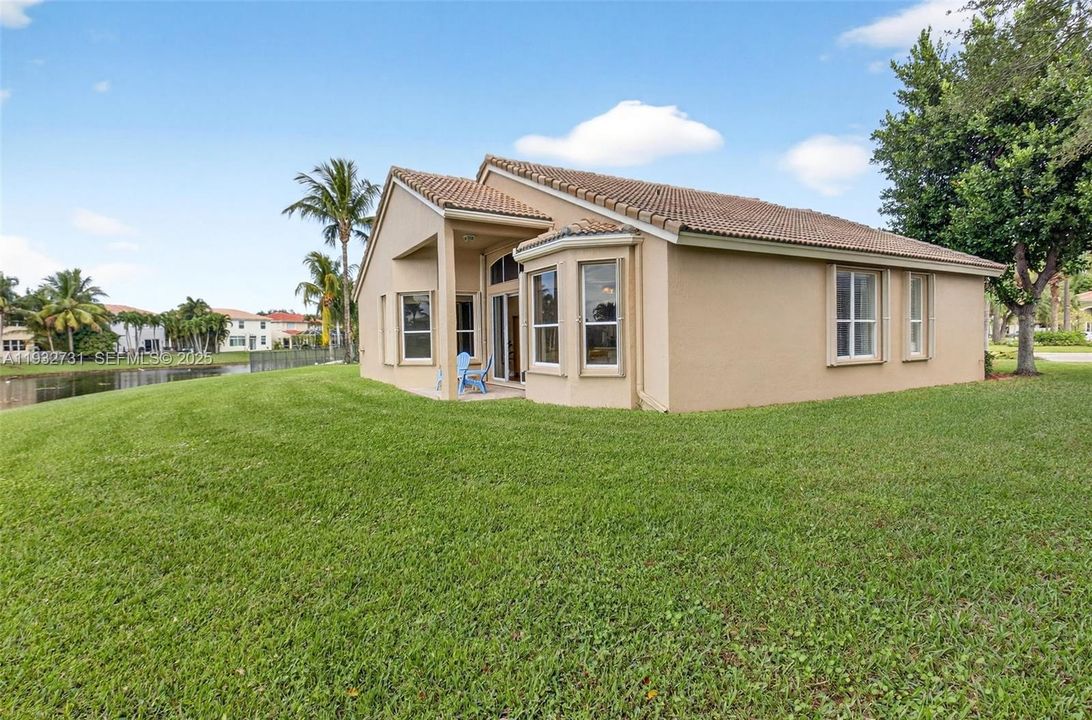 For Sale: $615,000 (3 beds, 2 baths, 1864 Square Feet)