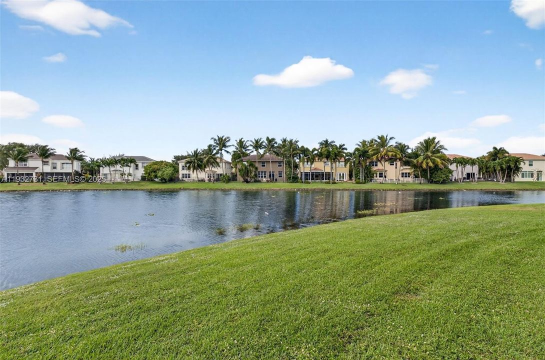 For Sale: $615,000 (3 beds, 2 baths, 1864 Square Feet)