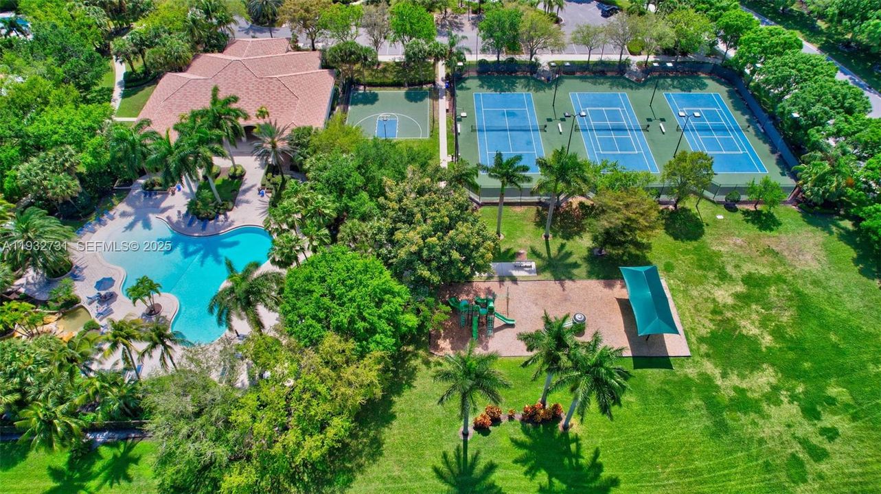 For Sale: $615,000 (3 beds, 2 baths, 1864 Square Feet)