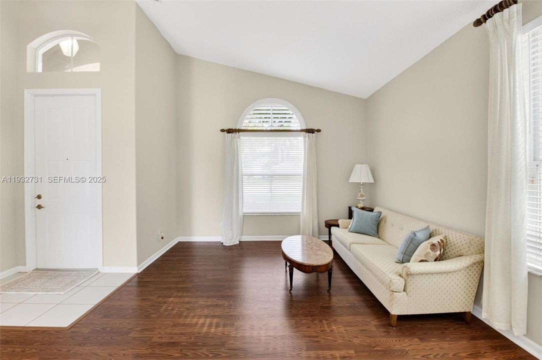 For Sale: $615,000 (3 beds, 2 baths, 1864 Square Feet)