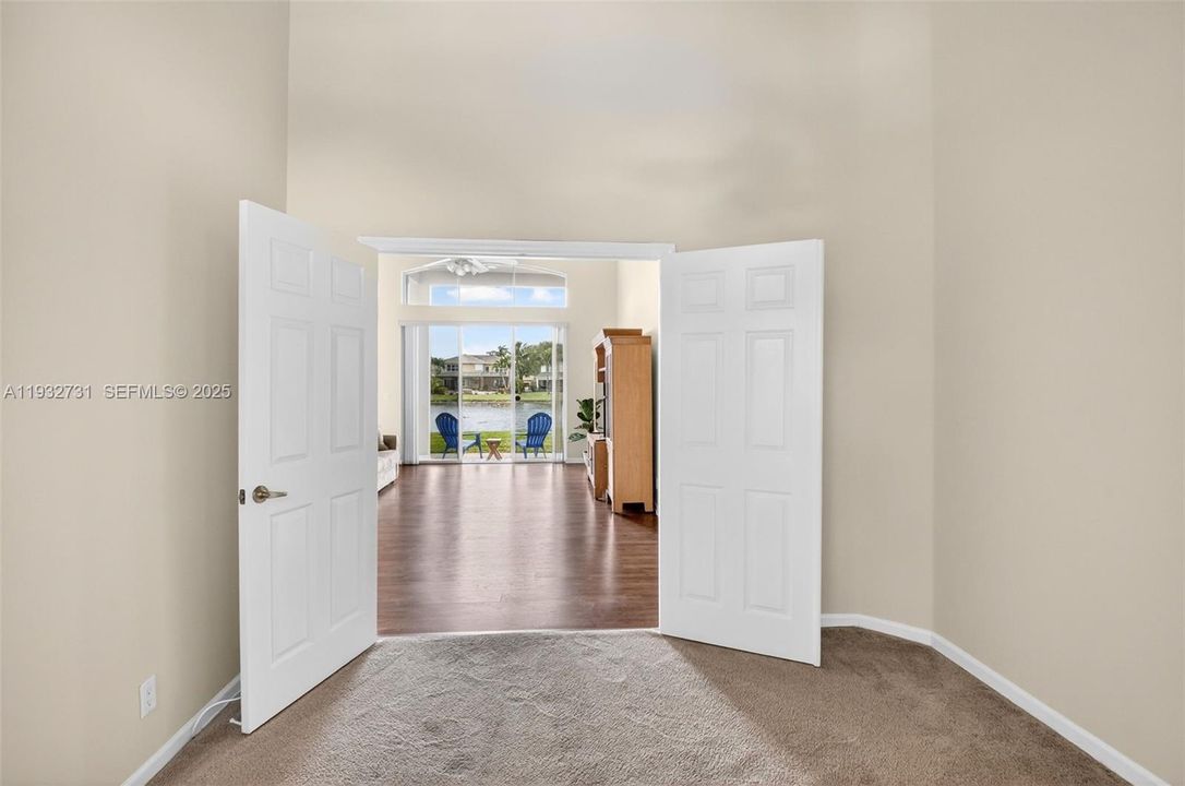 For Sale: $615,000 (3 beds, 2 baths, 1864 Square Feet)