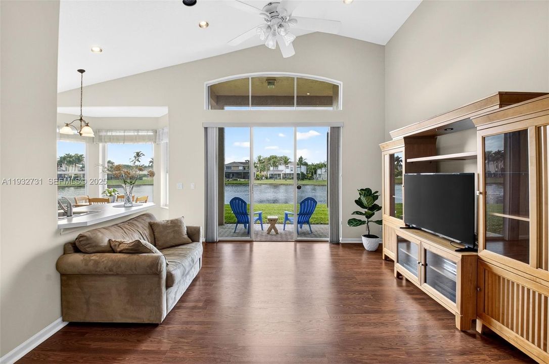 For Sale: $615,000 (3 beds, 2 baths, 1864 Square Feet)