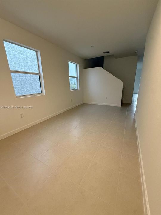 出租: $2,600 (3 贝兹, 2 浴室, 0 平方英尺)