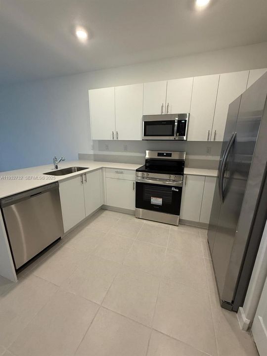 出租: $2,600 (3 贝兹, 2 浴室, 0 平方英尺)