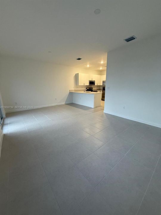 出租: $2,600 (3 贝兹, 2 浴室, 0 平方英尺)