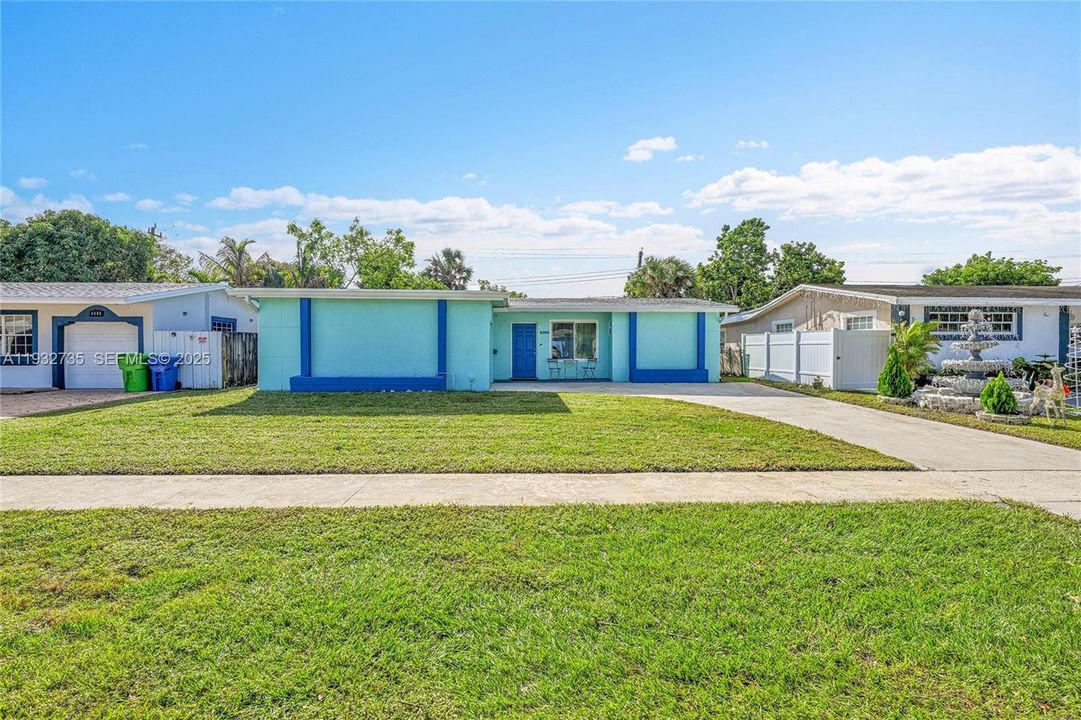 For Sale: $400,000 (3 beds, 2 baths, 1282 Square Feet)