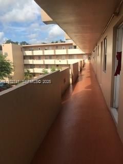 For Sale: $159,900 (1 beds, 1 baths, 898 Square Feet)