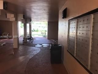 For Sale: $159,900 (1 beds, 1 baths, 898 Square Feet)