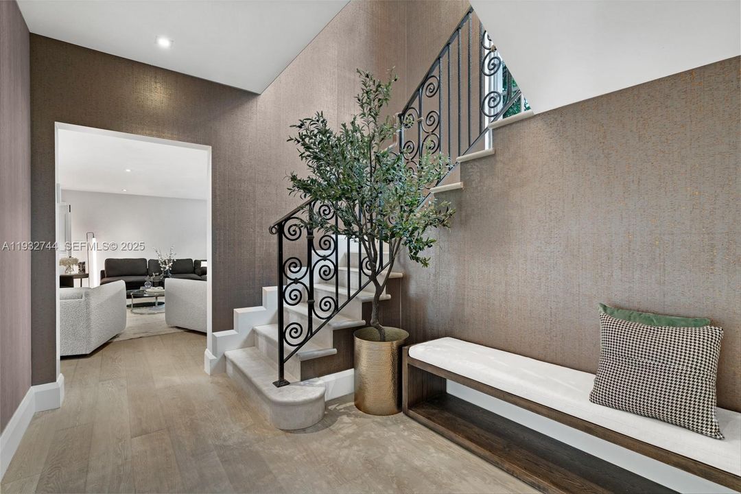 For Rent: $80,000 (6 beds, 9 baths, 9121 Square Feet)