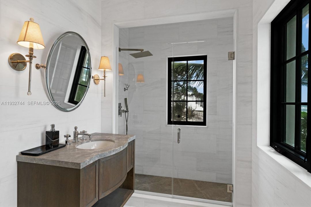 For Rent: $80,000 (6 beds, 9 baths, 9121 Square Feet)