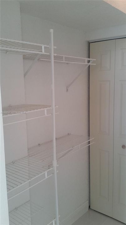 For Rent: $1,850 (2 beds, 1 baths, 760 Square Feet)