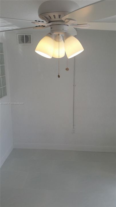 For Rent: $1,850 (2 beds, 1 baths, 760 Square Feet)