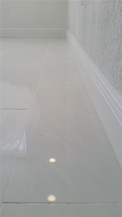 For Rent: $1,850 (2 beds, 1 baths, 760 Square Feet)