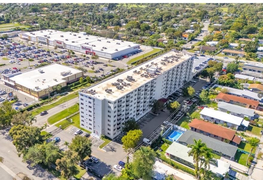 For Rent: $1,850 (2 beds, 1 baths, 760 Square Feet)