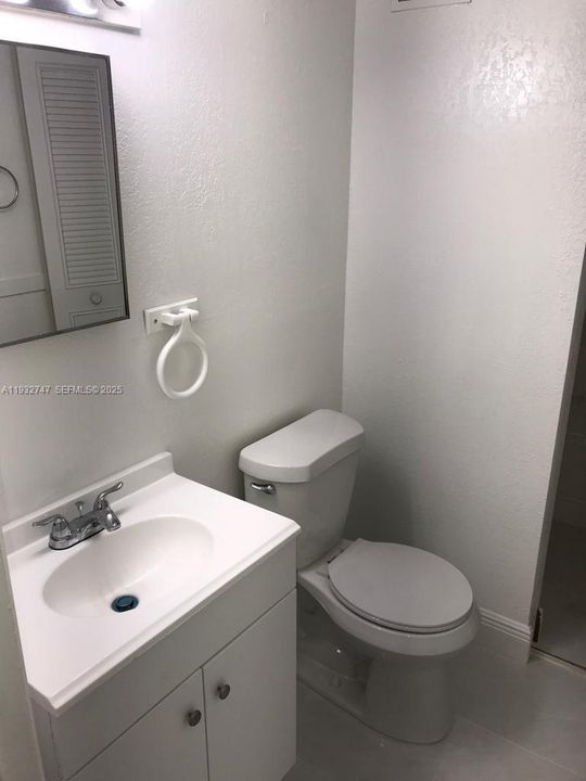 For Rent: $1,850 (2 beds, 1 baths, 760 Square Feet)