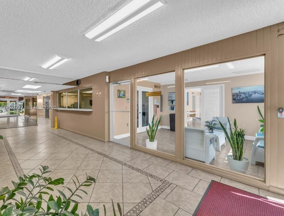 For Rent: $1,850 (2 beds, 1 baths, 760 Square Feet)