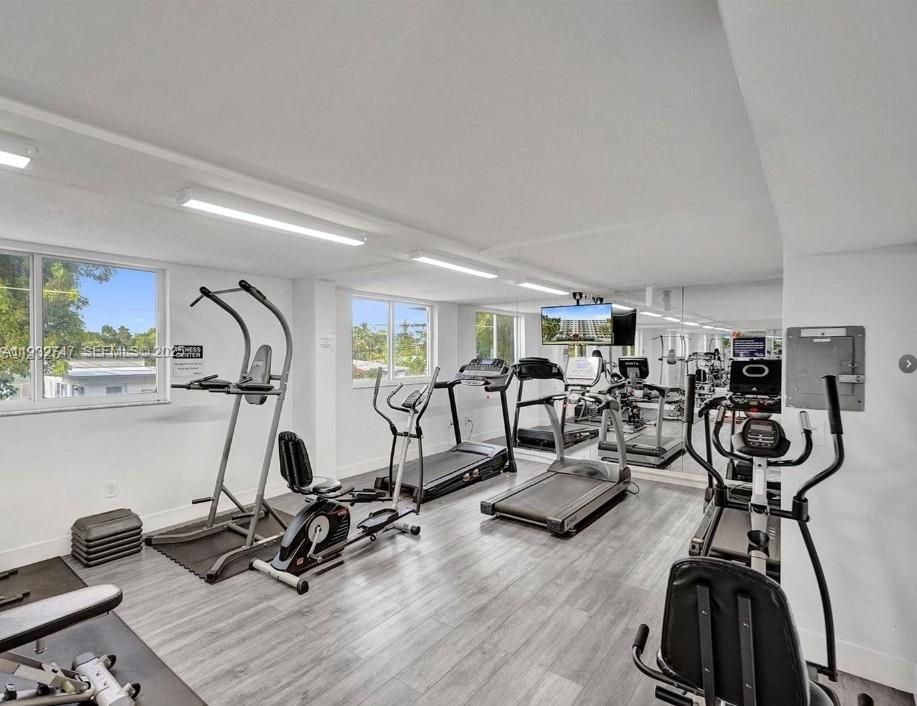 For Rent: $1,850 (2 beds, 1 baths, 760 Square Feet)