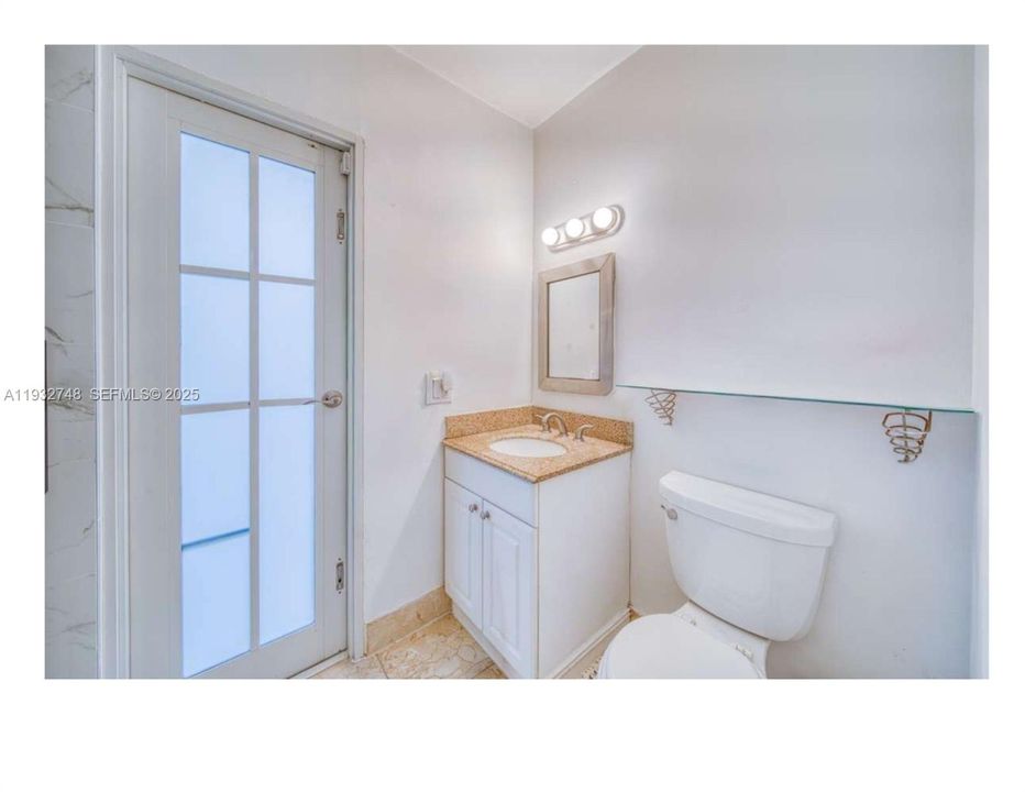 For Rent: $6,400 (5 beds, 3 baths, 2984 Square Feet)