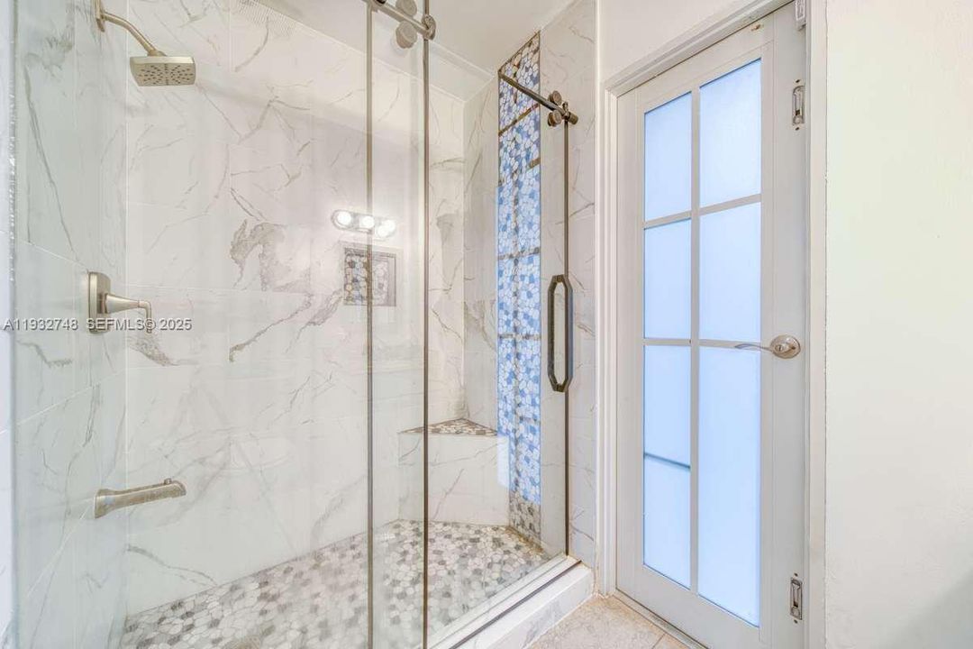 For Rent: $6,400 (5 beds, 3 baths, 2984 Square Feet)