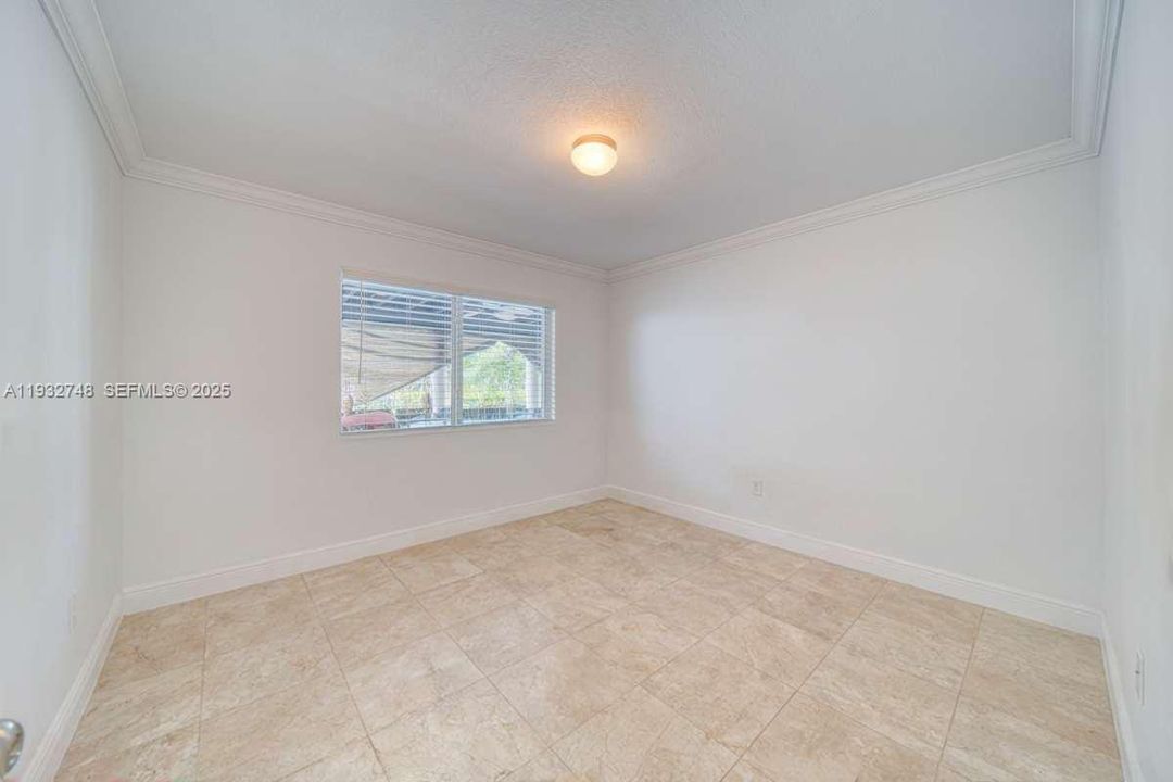 For Rent: $6,400 (5 beds, 3 baths, 2984 Square Feet)