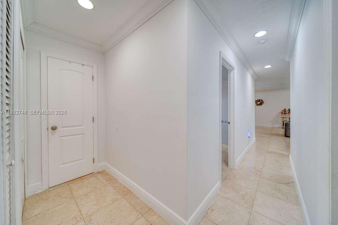 For Rent: $6,400 (5 beds, 3 baths, 2984 Square Feet)