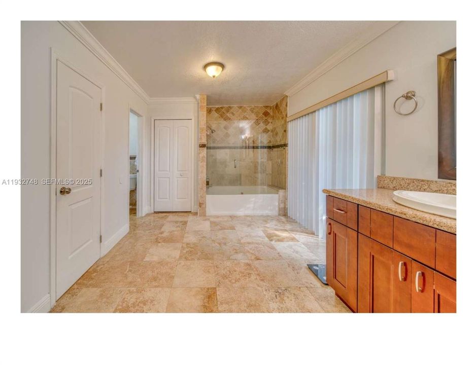 For Rent: $6,400 (5 beds, 3 baths, 2984 Square Feet)