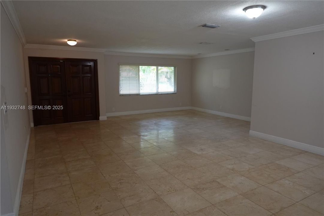For Rent: $6,400 (5 beds, 3 baths, 2984 Square Feet)